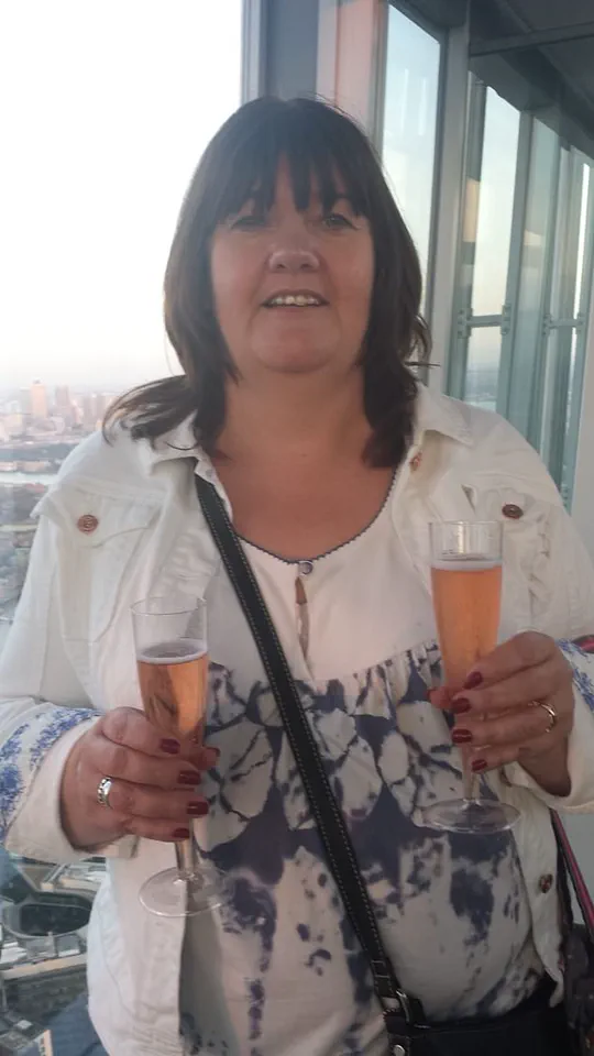 From Diet Failure to Knee Replacement: Lyn Fox's Weight Struggle and the Community's Health Crisis