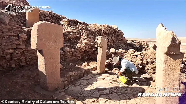 ‘A Glimpse into Ancient Individuality’: 10,000-Year-Old Stone Carving Challenges Early Human Art Timeline