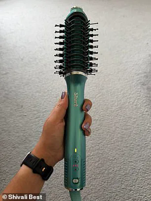 Shark Glossi Multistyler: A Frizz-Free Solution for Curly Hair in Winter