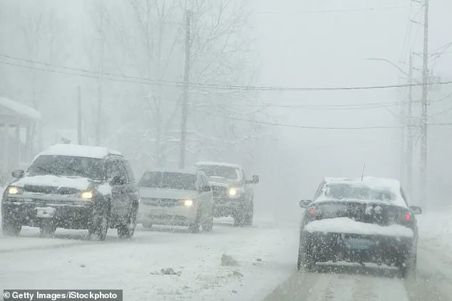 Urgent Forecast: Rare Clipper Storm Poised to Disrupt Holiday Travel, Delivering White Christmas to Millions