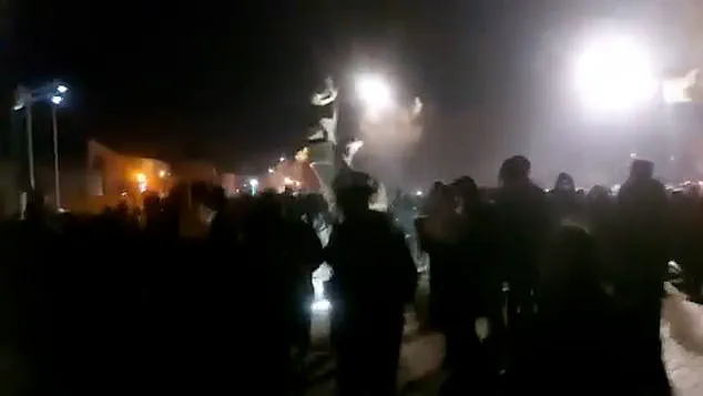 Economic Crisis and Currency Devaluation Fuel Escalating Protests in Iran