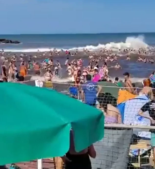 Sudden Meteo Tsunami Strikes Santa Clara del Mar, Argentina, Disrupting Beachgoers