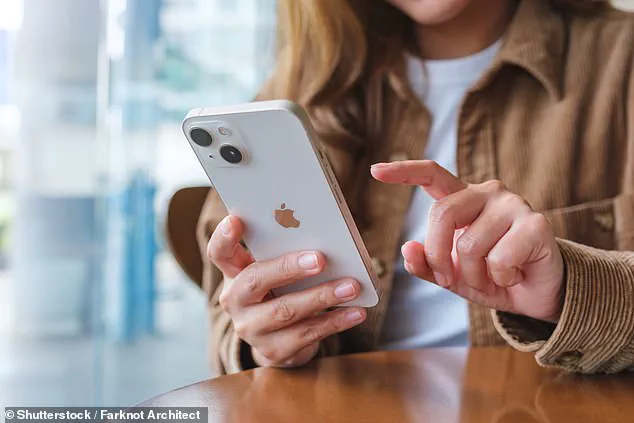 Apple Warns of Sophisticated Spyware Threat to Millions of iPhone Users Due to Low iOS Update Rates