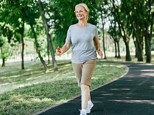 Experts Recommend Walking as Key to Healthier New Year Without Gym Costs