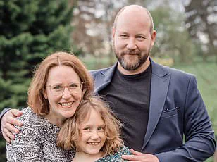 Virtual Reality Gaming Linked to Trapped Nerve Diagnosis in Stay-At-Home Father