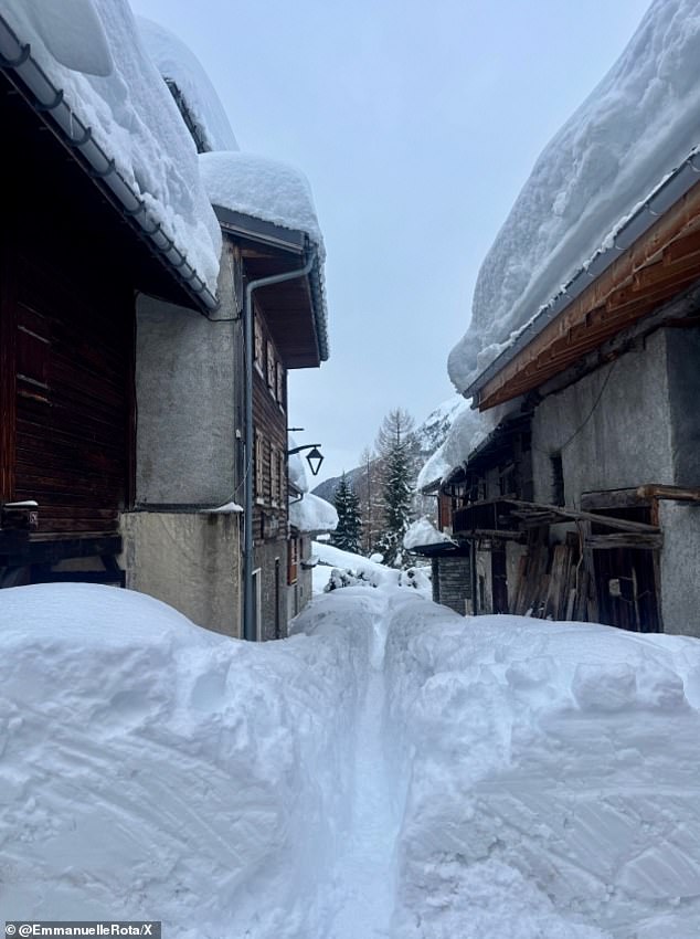 Alpine Crisis: Unprecedented Snowfall and Avalanche Threats Force Mass Evacuations in Italy and Switzerland