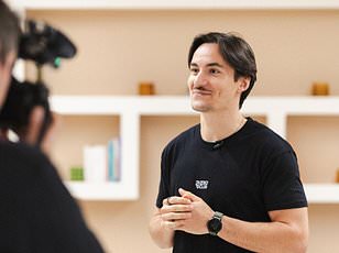 Bryan Johnson's Bedtime Habit: Aligning Meals with Natural Rhythms to Slash Heart Disease Risk