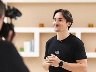 Bryan Johnson's Bedtime Habit: Aligning Meals with Natural Rhythms to Slash Heart Disease Risk