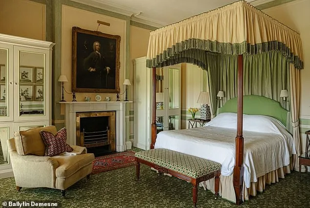 Man Accused of Father's Murder Pleads Insanity as Trial Reveals Psychotic Flight Incident