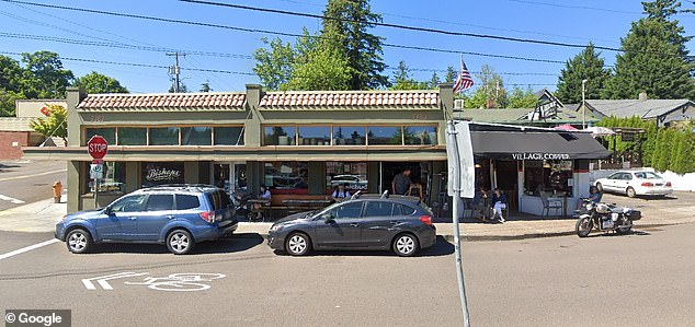 Portland Pizza Restaurant Sparks Controversy with Anti-ICE Message on Online Orders