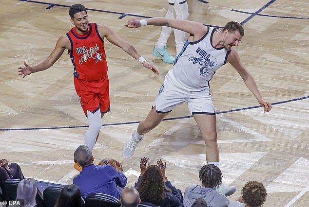 Split-Second Save: NBA Stars React as Ball Heads Toward Obama at All-Star Game