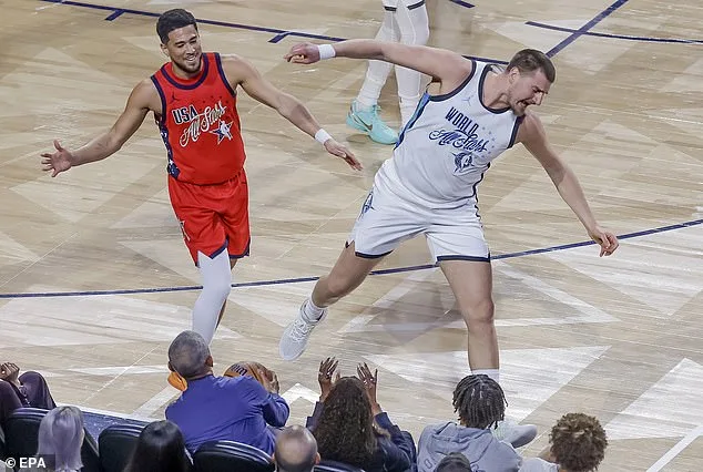 Split-Second Save: NBA Stars React as Ball Heads Toward Obama at All-Star Game