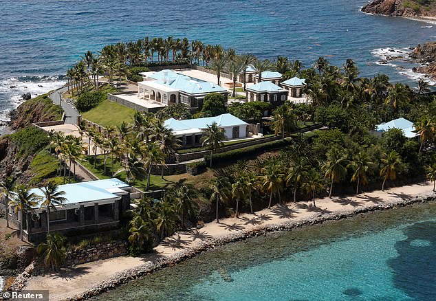 Stephen Hawking's Epstein File Photo Resurfaces, Sparking Scrutiny Over 2006 Island Visit