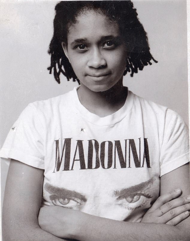 Street Photographer Captures Heated Argument Between JFK Jr. and Carolyn Bessette in 1996