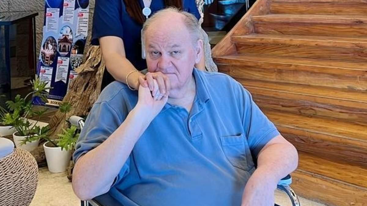 Thomas Markle Sr Fitted for Prosthetic Leg After Life-Saving Surgery
