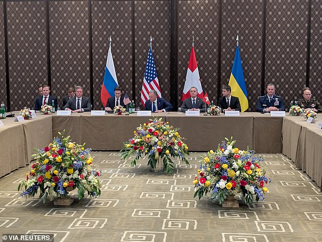 US-Mediated Ukraine-Russia Peace Talks Collapse Amid Zelensky's Accusations of Trump's Pressure
