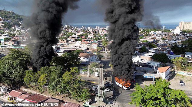Violence Erupts in Mexico After Killing of CJNG Leader El Mencho, Stranding Tourists and Disrupting World Cup Preparations