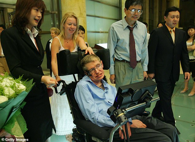 Stephen Hawking's 2006 Ritz-Carlton Photo with Bikini-Wearing Women Resurfaces in Epstein Files, Estate Claims They Were Carers