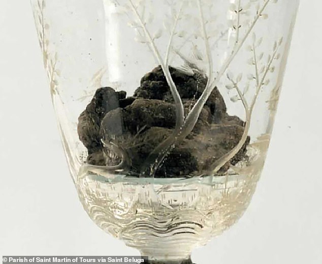 Mystery Deepens: Eucharistic Miracles Resurface in Poland, Mexico, and Beyond, Sparking Scientific and Religious Debate