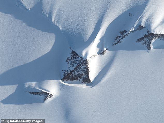 Antarctica's Mysterious Formation Resembles Giza Pyramids, Sparks Alien or Ancient Civilization Theories