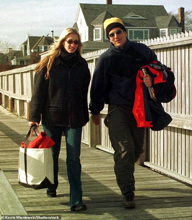 From Ambiguity to Devotion: The Summer of 1994 That Redefined John F. Kennedy Jr. and Carolyn Bessette's Love Story