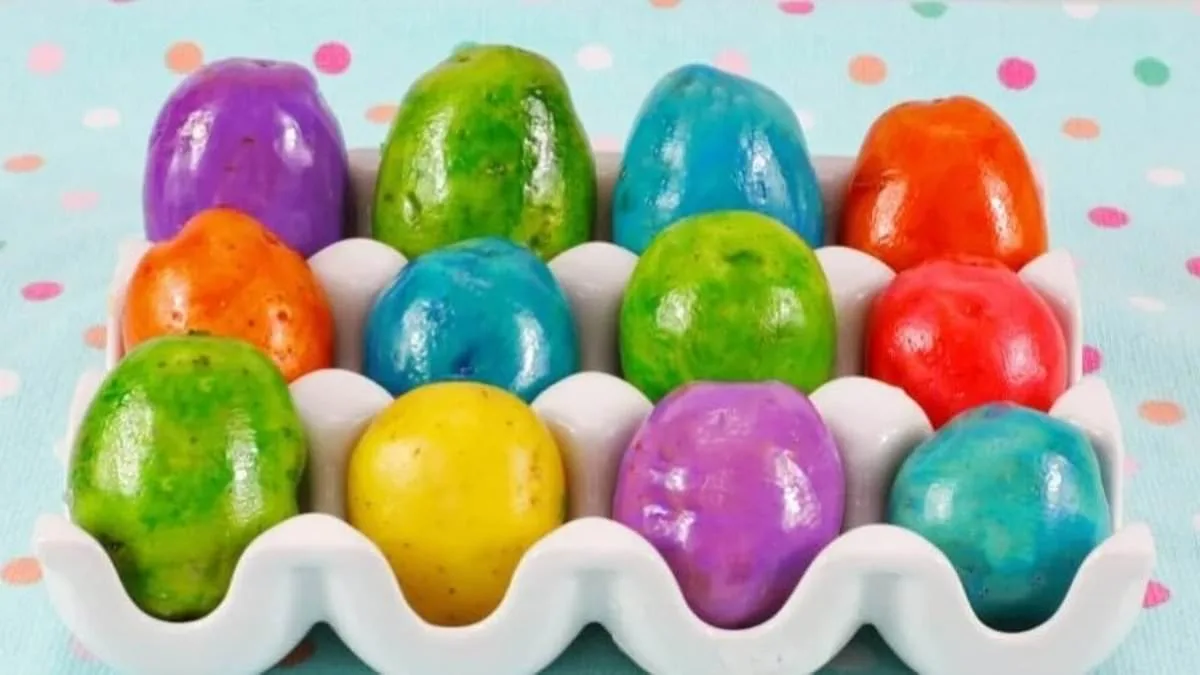 PETA Campaigns for 'Potato Tumble' as Alternative to Easter Egg Rolling to Spare Chickens from Suffering