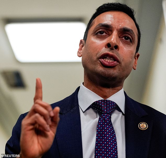 U.S. Congressman Requests Sarah Ferguson Testimony in Epstein Federal Probe