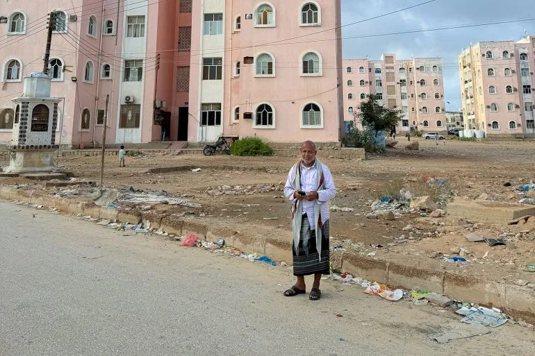 Yemen Teacher's Triple Workload: Surviving the Currency Collapse