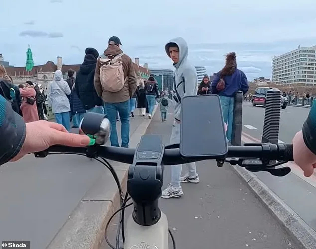 Škoda's DuoBell: A New Era in Bicycle Safety Amid Urban Noise