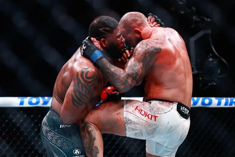 Carlos Ulberg Secures UFC Light Heavyweight Title with Dramatic First-Round Knockout at UFC 327