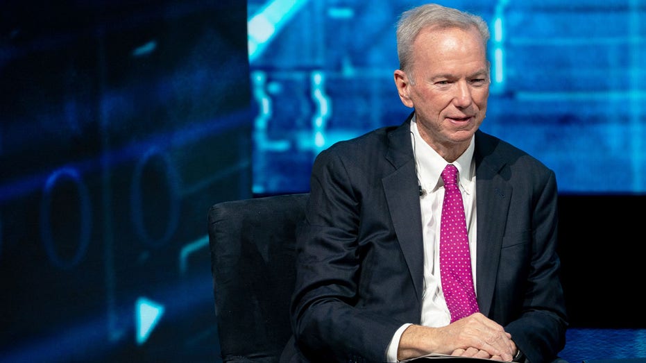 Former Google CEO Eric Schmidt warns graduates to shape AI's future.