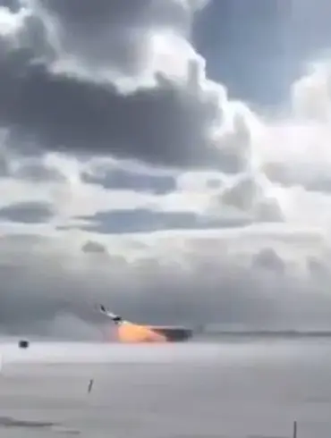 Delta Flight 4819: Passengers' Hilarious Post-Crash Behavior