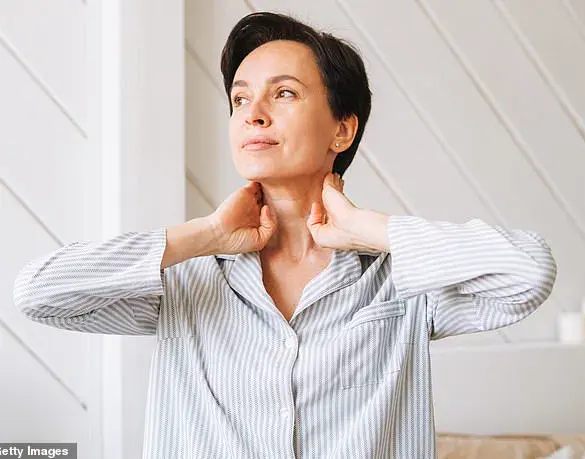 Treating Sagging Neck Skin: Non-Surgical Solutions