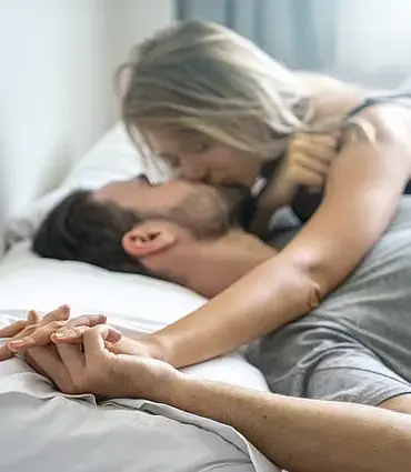 A Cold-Weather Connection: A Tale of Intimacy and Shared Tastes