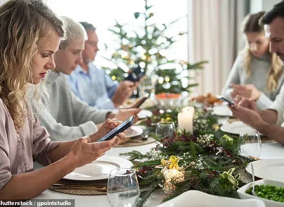 Phone warns: Don't take your device to the dinner table