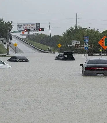 As Climate Disasters Loom, Cities Like Amsterdam and New York Face 'Sitting Duck' Risks: Report