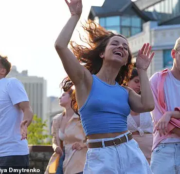 Moderate Alcohol Consumption Linked to 30% Higher Colorectal Cancer Risk in Women, 34% in Men