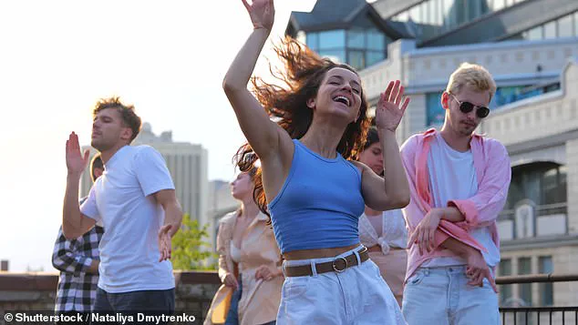 Moderate Alcohol Consumption Linked to 30% Higher Colorectal Cancer Risk in Women, 34% in Men