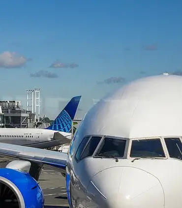 Newark Airport Radar Failure: 90-Second Power Outage Narrowly Avoids Midair Disaster