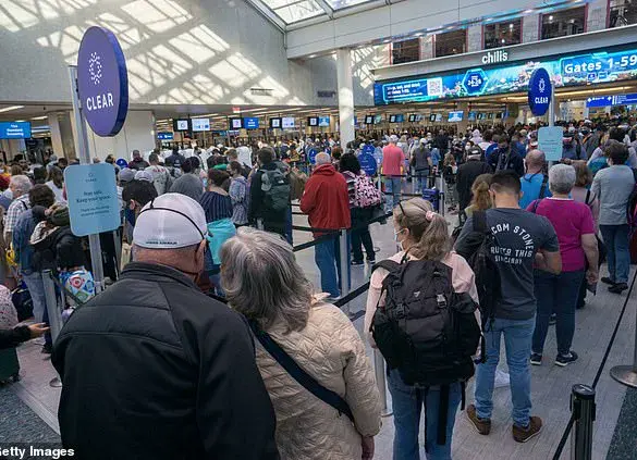 United Airlines Experiencing Nationwide Outage, Disrupting Flights and Passenger Check-Ins