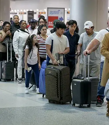 American Airlines Faces Catastrophic System-Wide Outage, Stranding Passengers Across the Nation