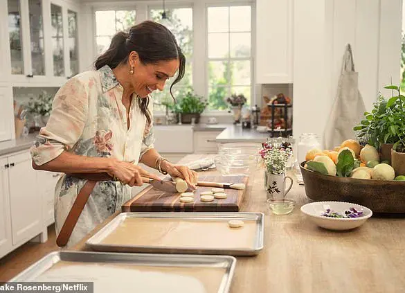 Meghan Markle's Beachside Photo: A Self-Promotional Stunt That Reignites Public Scrutiny of Her Exploitative Behavior