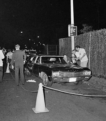 New York City's 1977 Summer: Economic Crisis, Heatwave, and Blackout