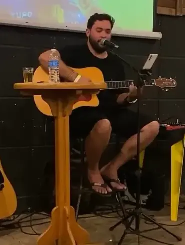 Brazilian Country Singer Felipe Alves Dies at 24 After Pickup Truck Accident