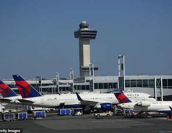 Delta Air Lines Flight 183 Hydraulic Failure Sparks JFK Airport Disruptions During Summer Travel Surge