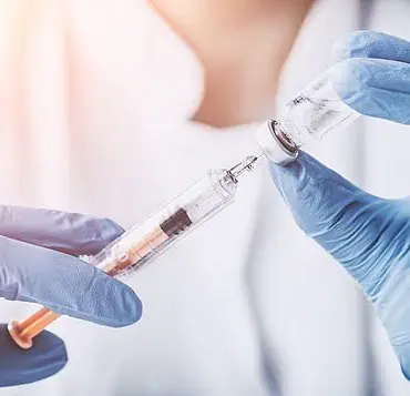 Doctors Warn of Health Risks from Self-Injecting Botox, Driven by Social Media Trends