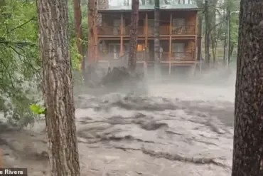 Flash Flood Hits Ruidoso, New Mexico: Town in Chaos as Floodwaters Inundate Homes and Streets