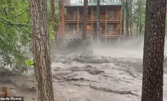 Flash Flood Hits Ruidoso, New Mexico: Town in Chaos as Floodwaters Inundate Homes and Streets