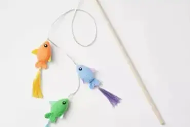 Hidden Dangers: The Fatal Flaw in a $4.39 Cat Toy That Led to a Feline's Death