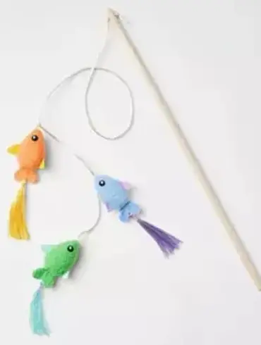 Hidden Dangers: The Fatal Flaw in a $4.39 Cat Toy That Led to a Feline's Death